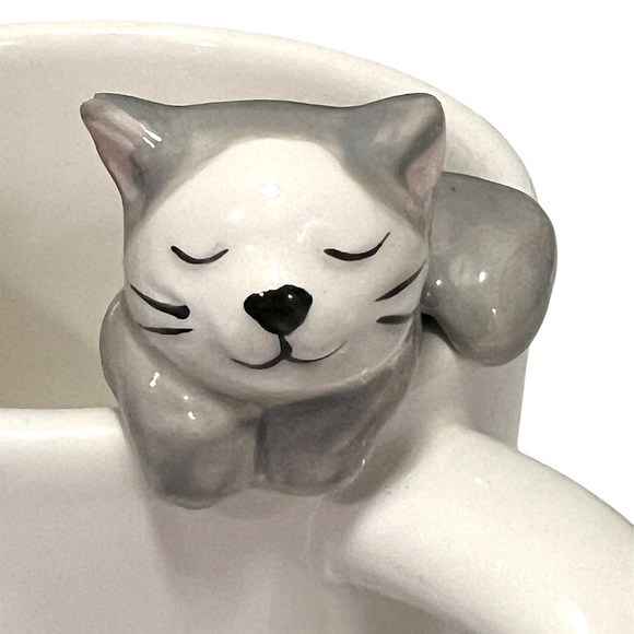 ECCOLO Good Meowing Coffee Mug with 3D Gray Cat Resting on the Edge - Picture 11 of 12